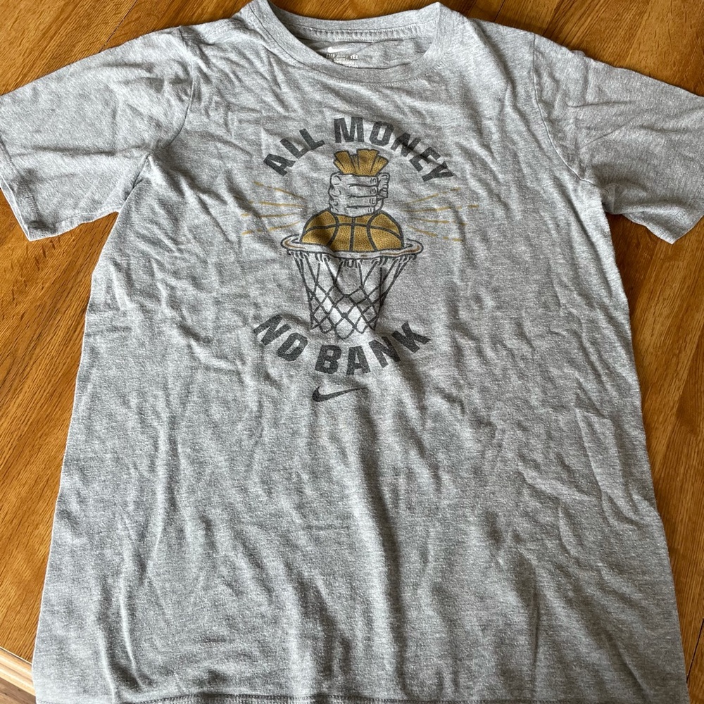 Nike brand graphic tee shirts